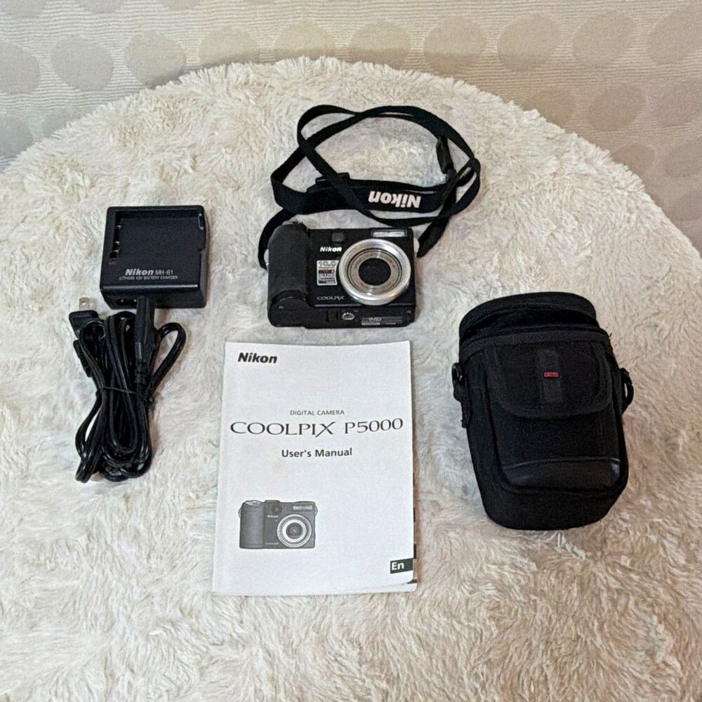 Nikon COOLPIX P5000 10MP Digital Camera Bundle.  Tested & Working.  2  Batteries